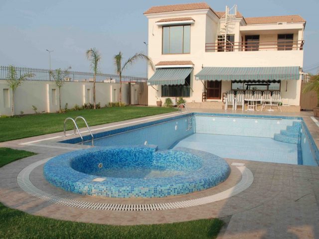 بناء مسابح